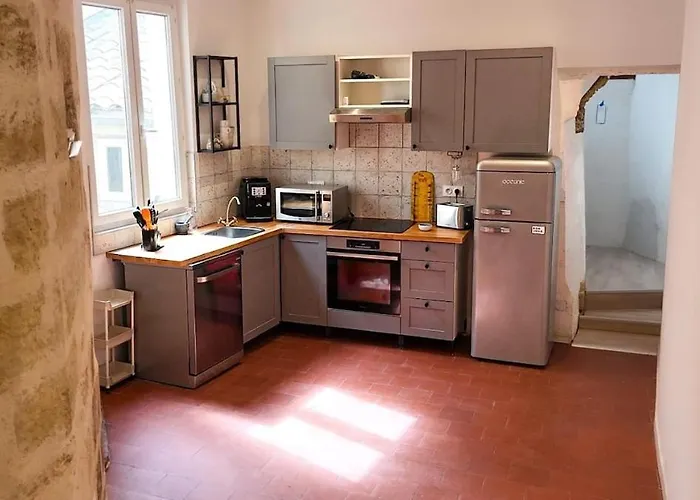 Pezenas Historique Appartement Clim Wifi 2 Chambres 6 Couchages Appartement *
