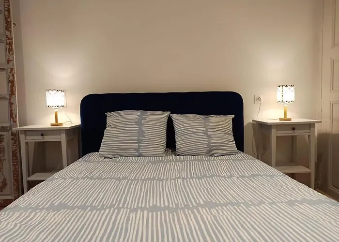 Pezenas Historique Appartement Clim Wifi 2 Chambres 6 Couchages Appartement *